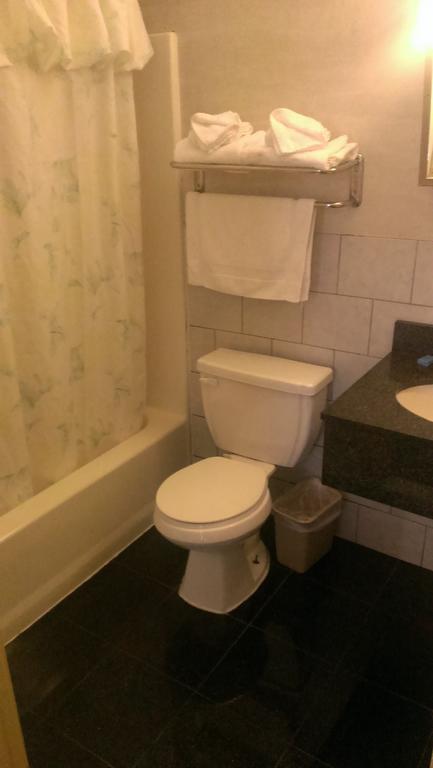 Naugatuck Motor Lodge Room photo