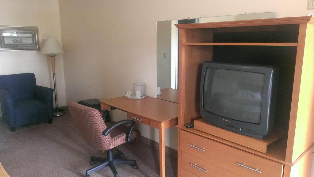 Naugatuck Motor Lodge Room photo