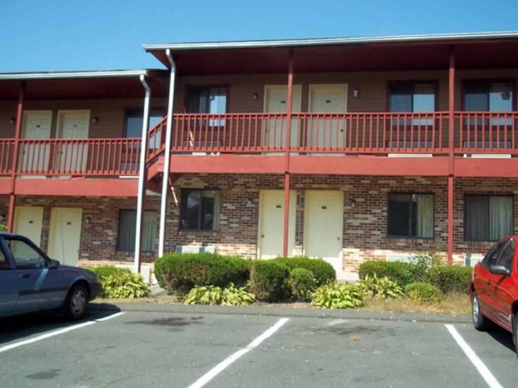 Naugatuck Motor Lodge Exterior photo